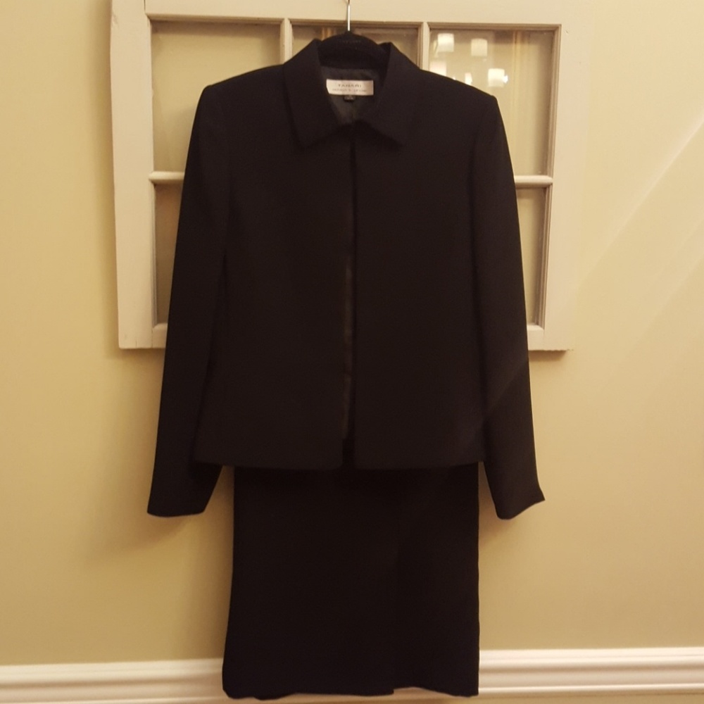 Tahari two piece suit